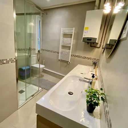 Privatunterkunft Habitacion Privada En Zonas Comunes En La Vieja Hn Bilbao